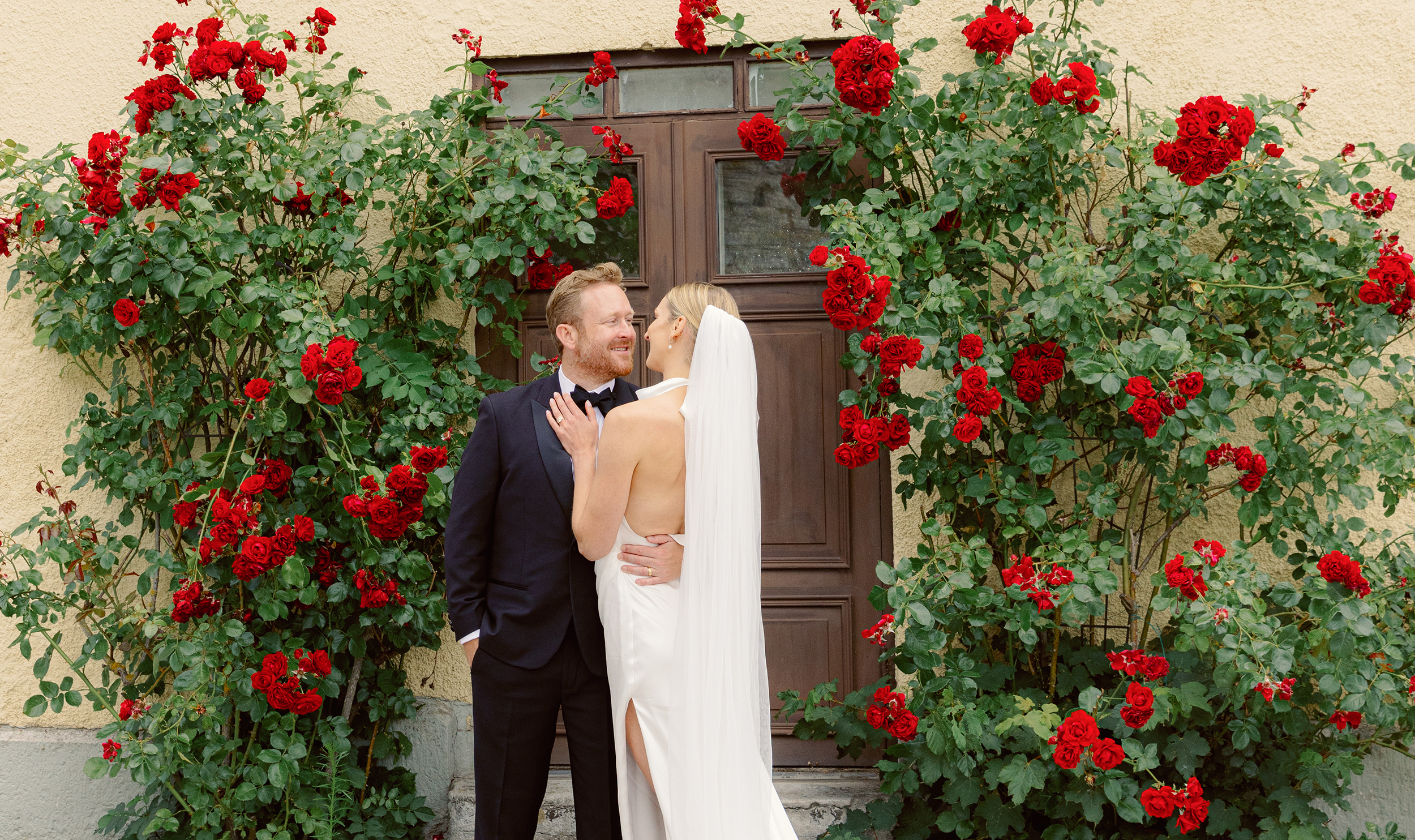 Svensk Bröllopsfotograf Italien romantiska bröllopsbilder vid Gardasjöns klara vatten.